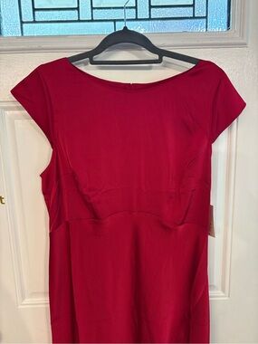 Women’s Red Cap-Sleeve Sheath Dress